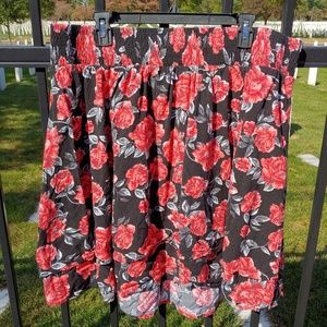 Torrid Size 1 black and red floral skirt